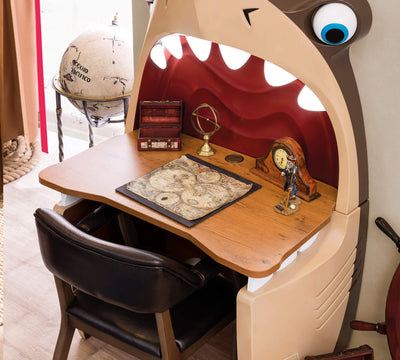 Pirate Tavolinë pune në formë Peshkaqeni