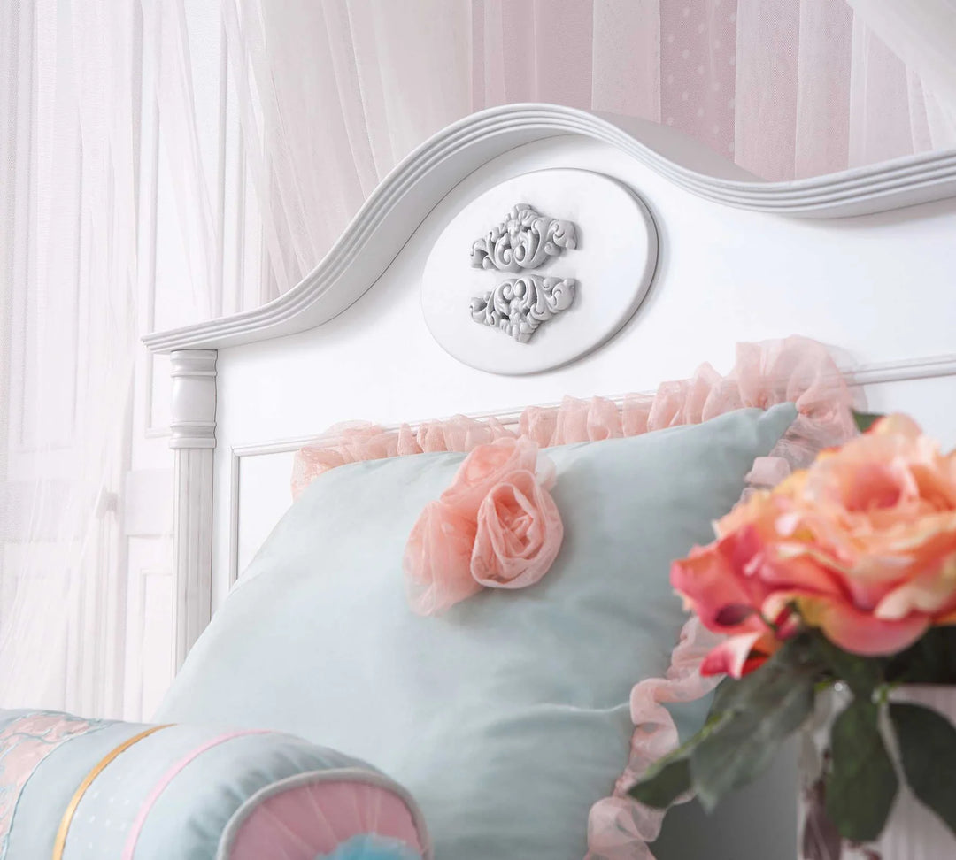 Dhoma Romantic