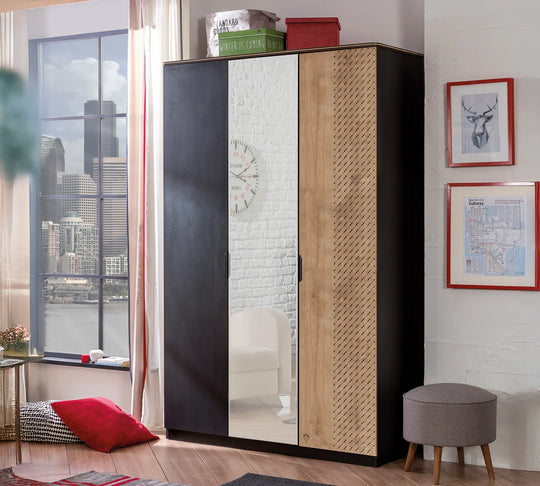 Black Garderobe me 3 Dyer