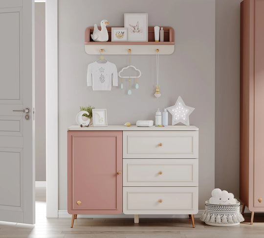 Elegance Baby raft i varur në mur