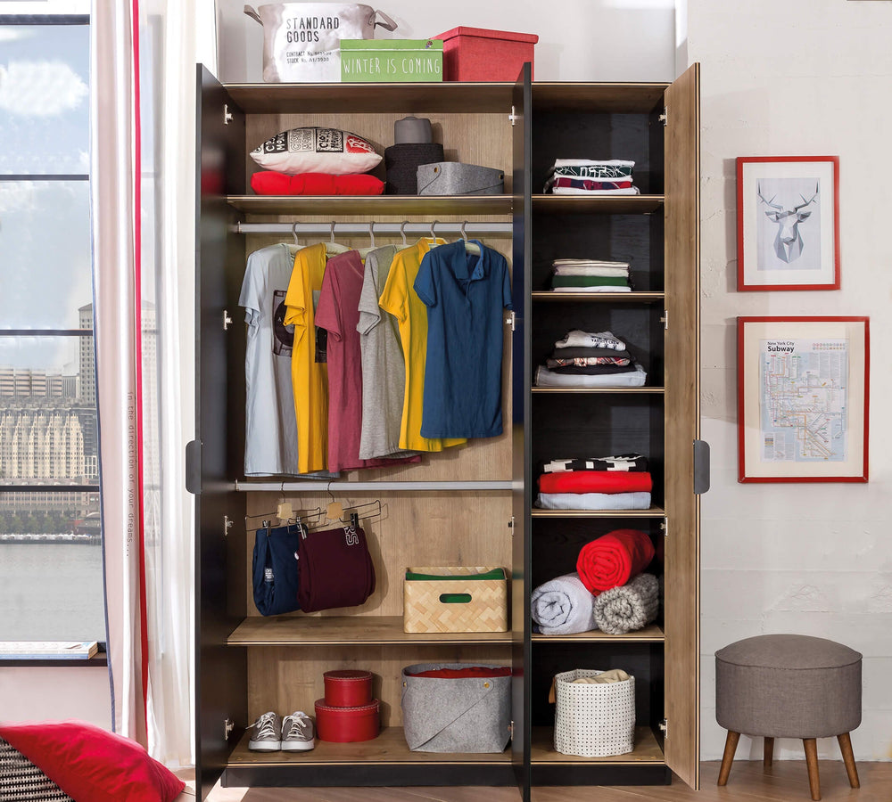 Black Garderobe me 3 Dyer