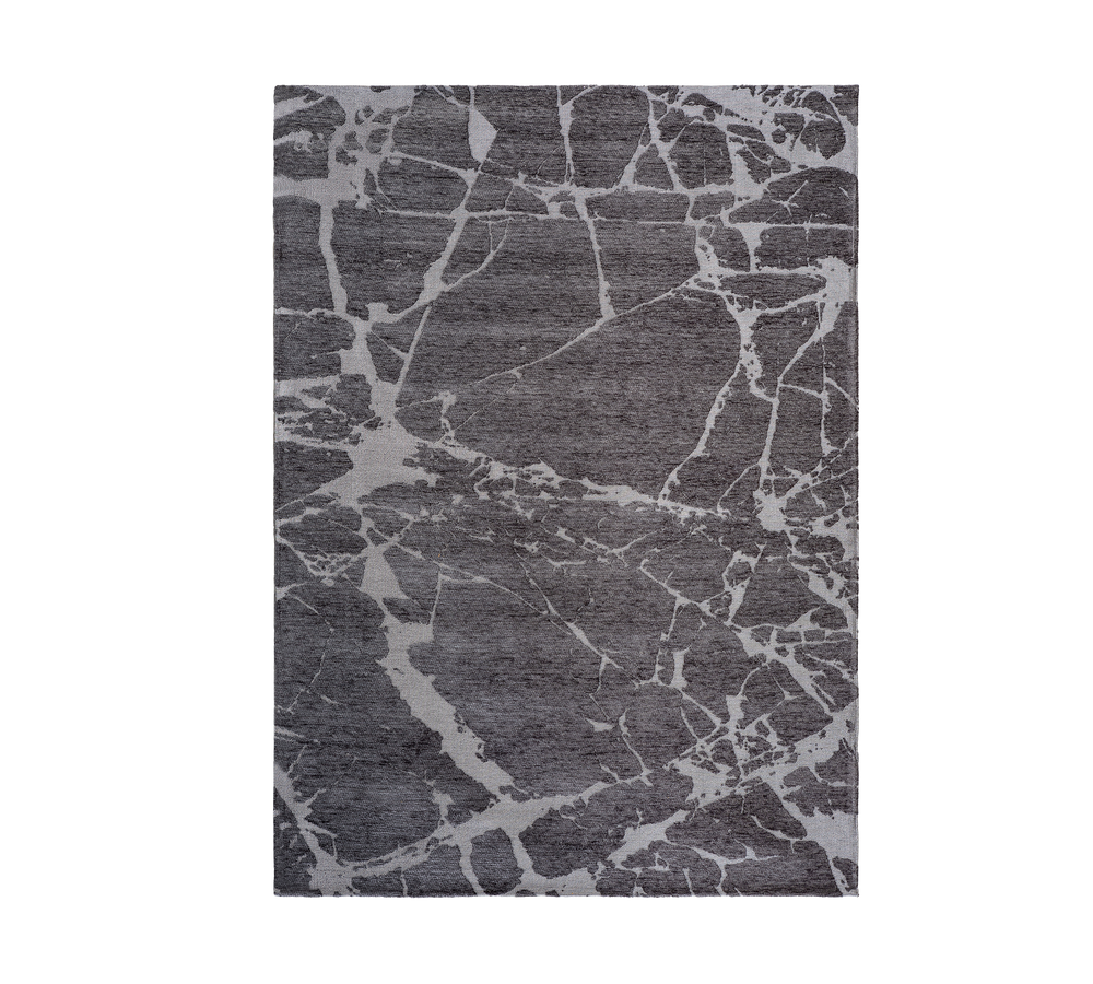 Tapet Dark (135x200 cm)