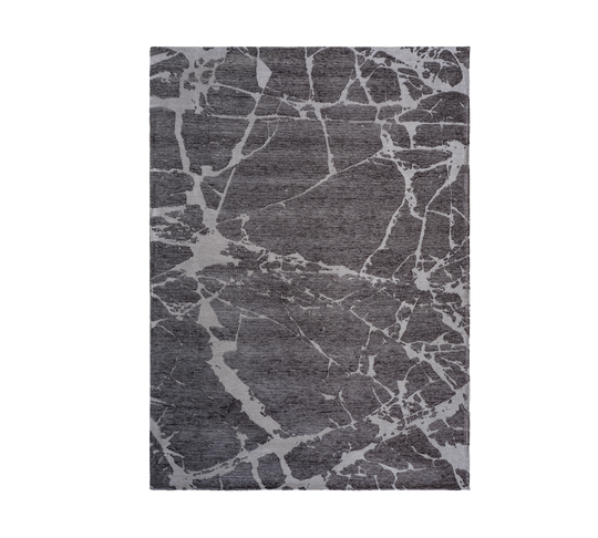 Tapet Dark (135x200 cm)